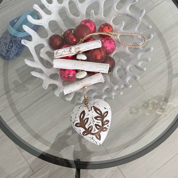 Hanging wooden heart w driftwood - Picture 2 of 4